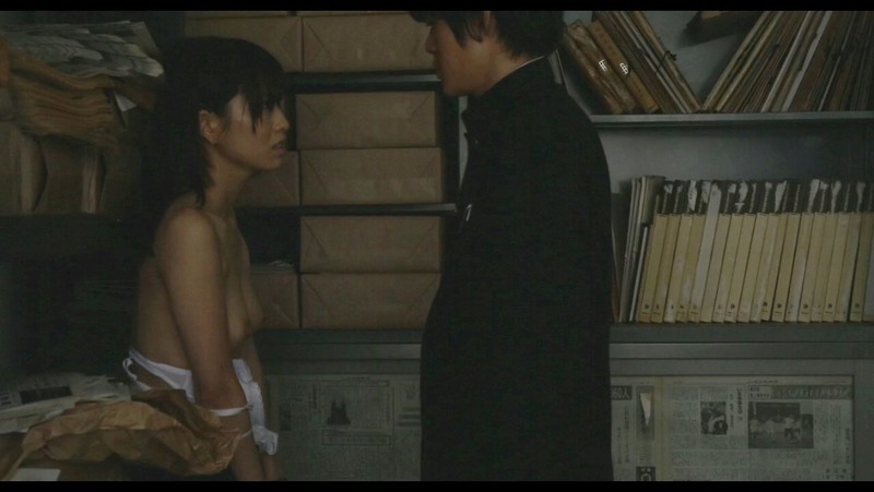 女優・市川由衣(29)のくびれと生尻がエロ過ぎる！おっぱいと乳首も小さくて可愛いですね【エロ画像】