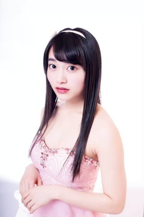 福田愛依(18)のキャバ嬢ドレス姿や水着グラビアがエロいｗｗ【エロ画像】