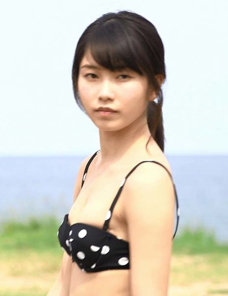 横山由依(23)ゆいはんの着衣巨乳…垂れ乳だけどおｋだろ！ちなみに乳首ポロリの水着は最強！ｗｗ【エロ画像】