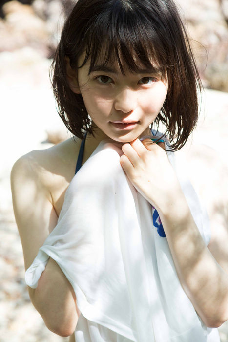 山田杏奈(17)の18歳誕生日の水着写真集がエロいｗｗ【エロ画像】