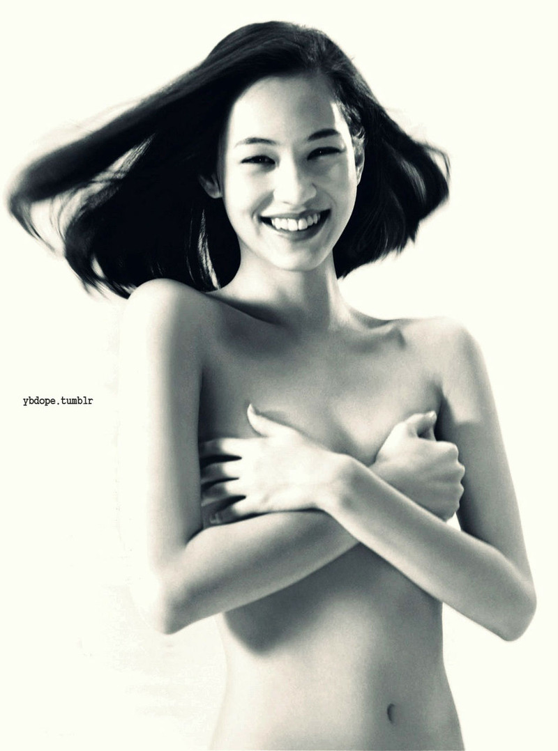 モデル水原希子(24)のくびれと乳首がエロ可愛い！【エロ画像】