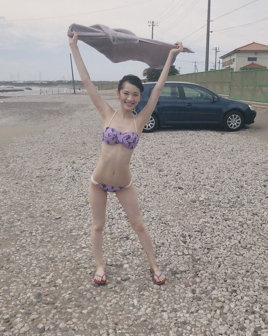 NGT48太野彩香(21)のガリガリ好きにはたまらない水着姿ｗｗ【エロ画像】