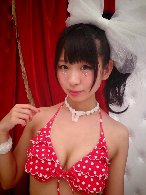 古川未鈴 (29)でんぱ組.incのセンターのグラビア水着に胸チラボンテージ姿のなかなかエロいｗｗ【エロ画像】