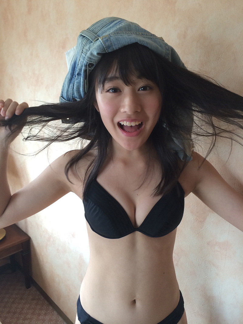 NGT48加藤美南(18)SHOWROOMでの胸チラ、パンチラがクッソ抜けるｗｗ【エロ画像】