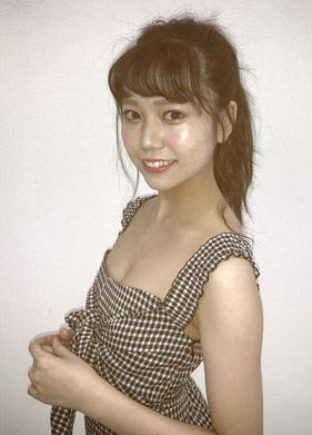 AKB48長久玲奈(18)のインスタのうｐされた胸チラ谷間がエロいｗｗ【エロ画像】
