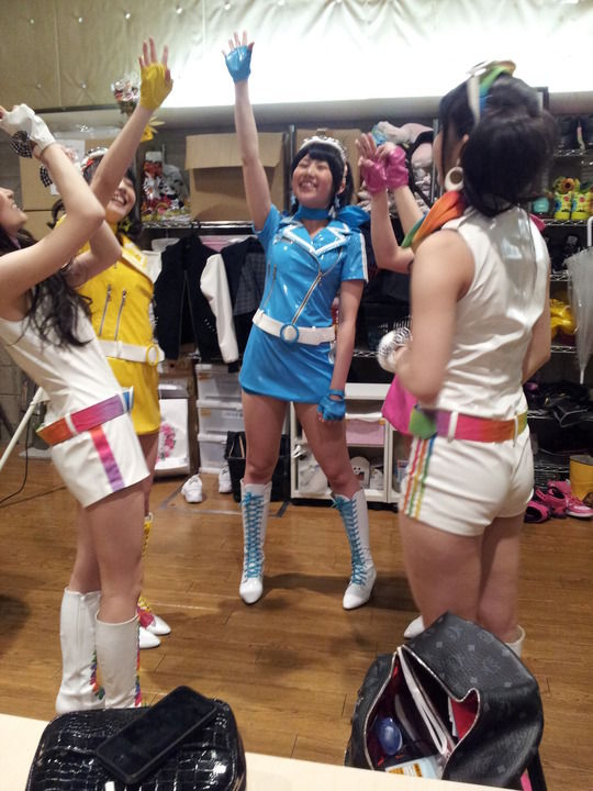 AKB48横山由依がむちむち過ぎて衣装食い込んどるｗｗｗｗｗ【エロ画像】